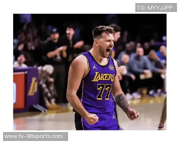 东契奇赛季表现惊人153分钟内狂砍165分并送出33助攻 东契奇赛季表现惊人153分钟内狂砍165分并送出33助攻