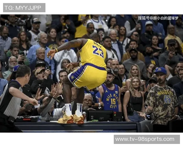 布莱斯前场篮板补篮詹姆斯兴奋转发赛场瞬间赞叹6号表现出色