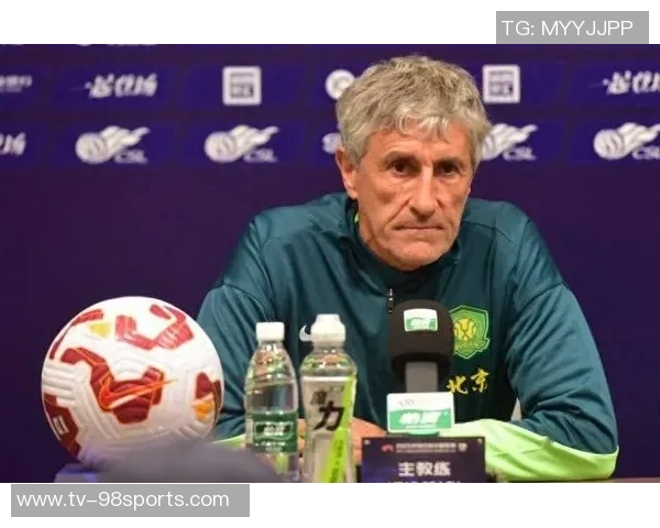 国安队员昨晚齐聚塞蒂恩住处送别情深意重温暖时刻