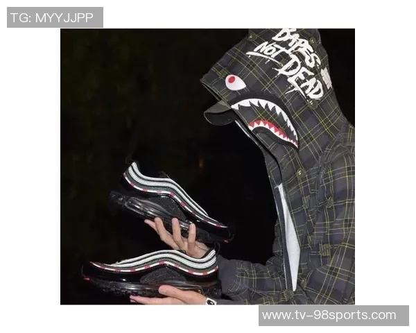 国米官方商店推出NitroTeam联名滑雪板售价49098欧元